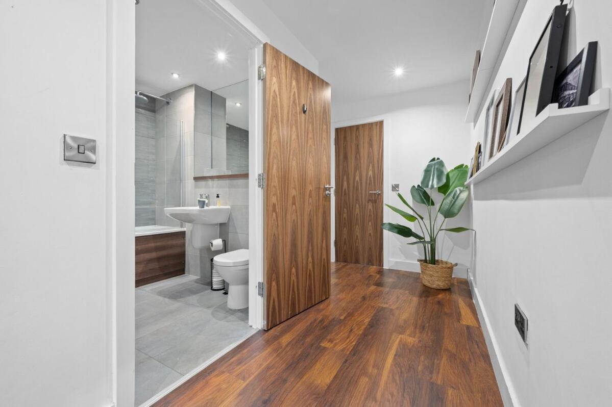 One Cambridge Residence By Coqoon Манчестър Екстериор снимка